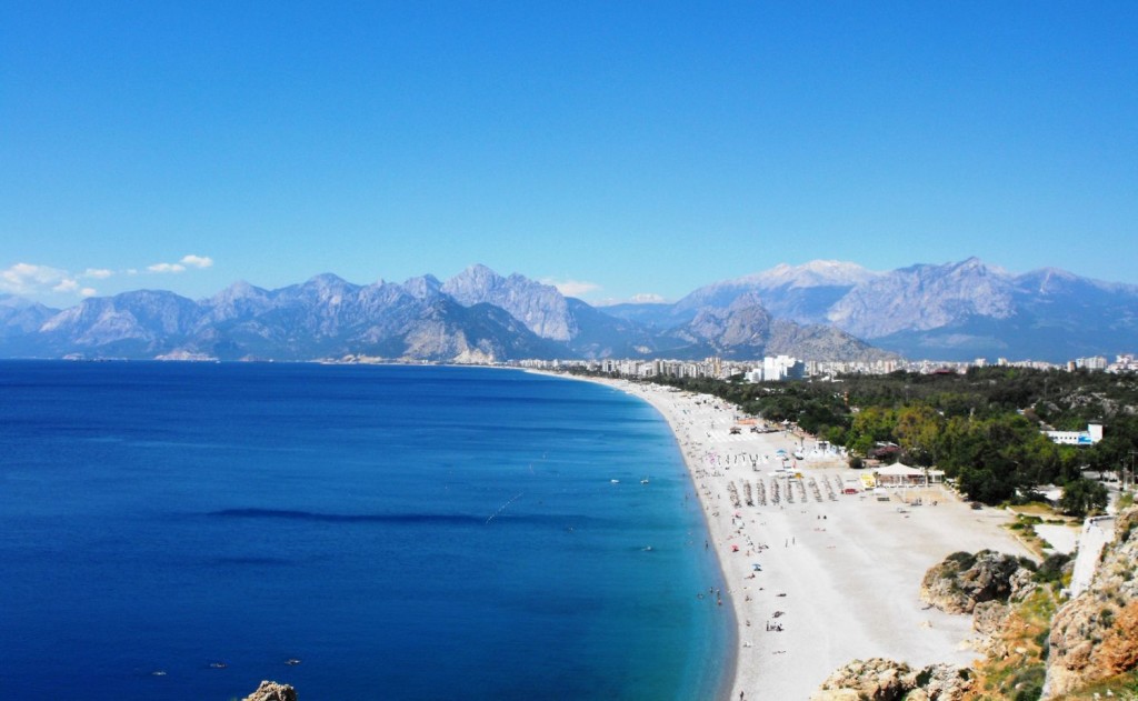 credits. Antalya by YuliyG/123rf